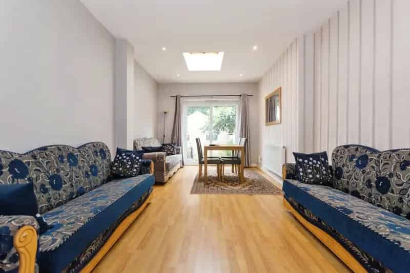 3 Bed House with Garage and Garden