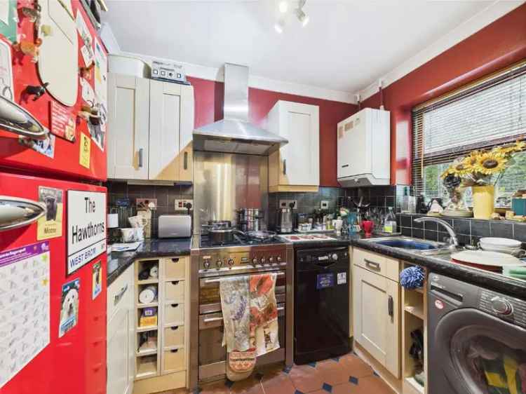2 Bed House for Sale River Colne Views