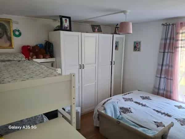 Large House with Big Garden and 5 Storages