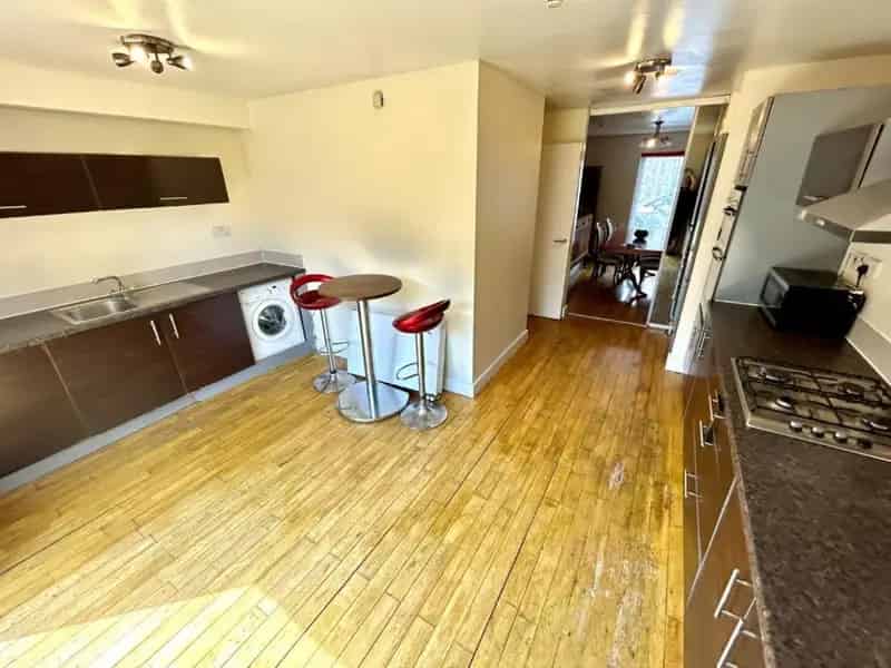 5 Bed House for Sale Large Family Home Detached Garage
