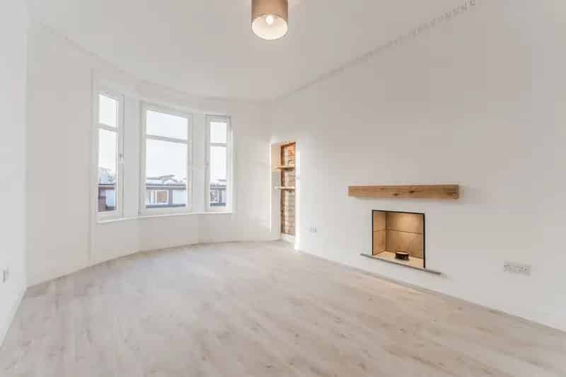 Stunning 2-Bedroom West End Apartment Near Glasgow University