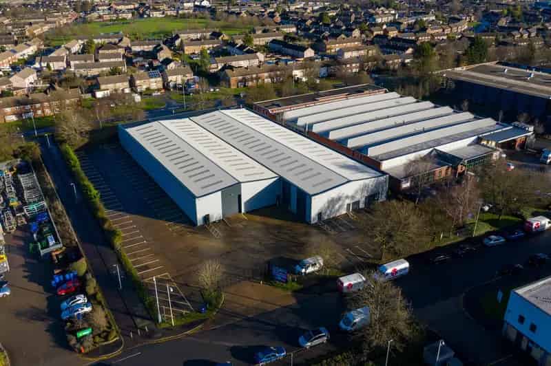 Refurbished Industrial Warehouse Unit Dunstable 78 Parking Spaces