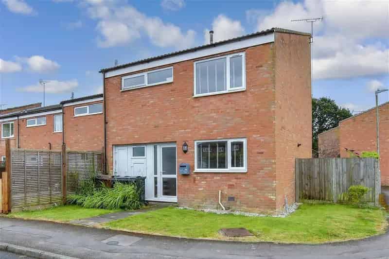 3 Bedroom End of Terrace House for Sale