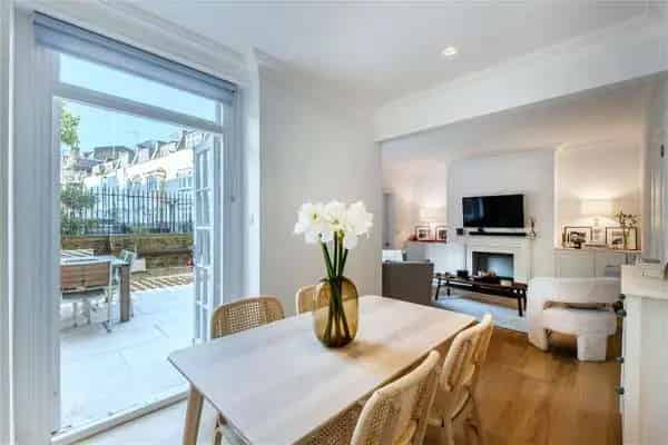 One Bedroom Garden Flat in The Marlborough, Walton Street SW3