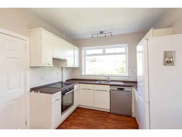 3 Bedroom Detached Bungalow for Sale in Colinton