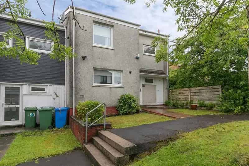 4 Bedroom End of Terrace House for Sale