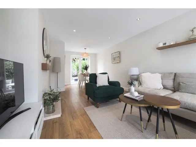 3 Bedroom Semi Detached House for Sale Muirend