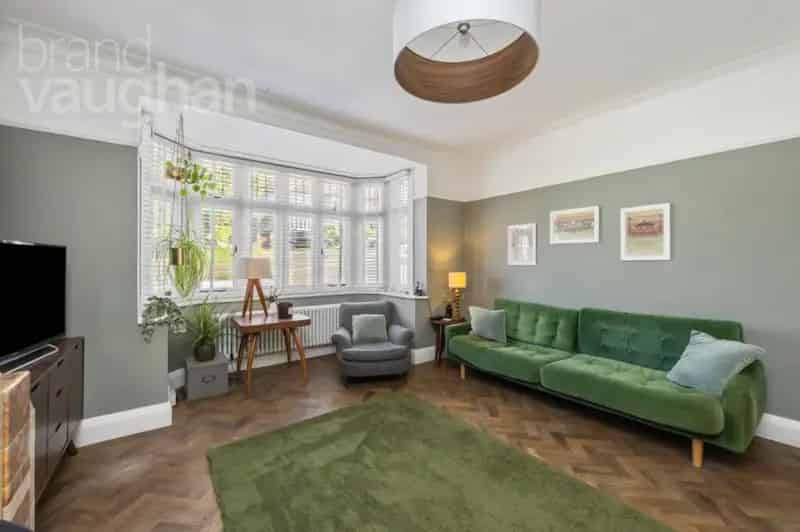 5 Bedroom Semi Detached House For Sale