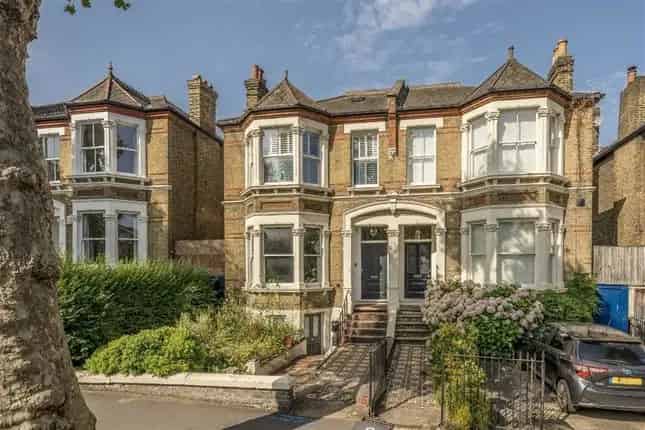 5 Bedroom Semi-Detached House New Cross SE14
