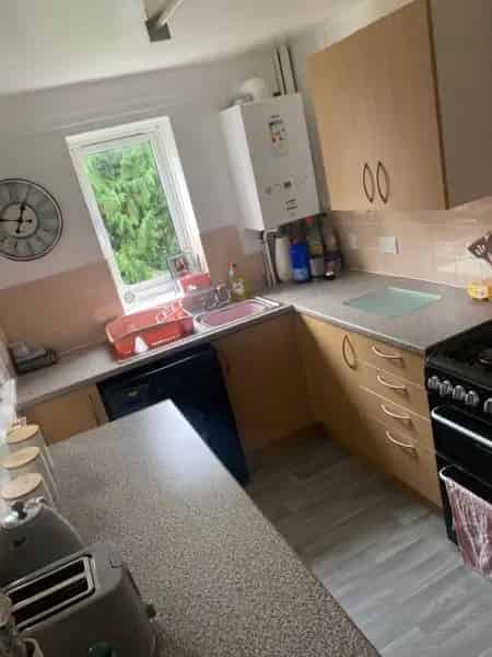 1 Bed Flat with Large Balcony Near Amenities