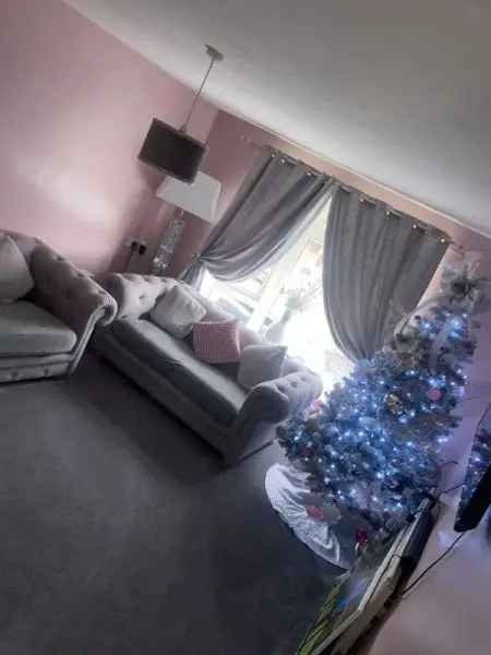 Flat For Rent in Tonbridge and Malling, England