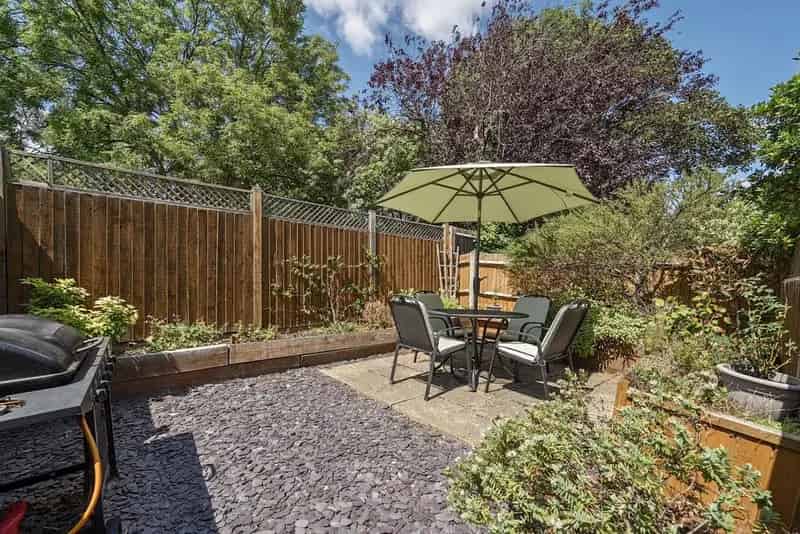 Two Bedroom Apartment near Forest Hill Station