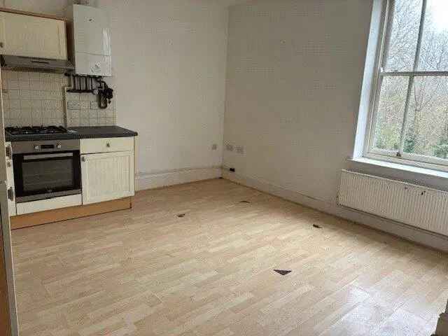 2 Bedroom Apartment for Sale No Chain Hole Lane BVT