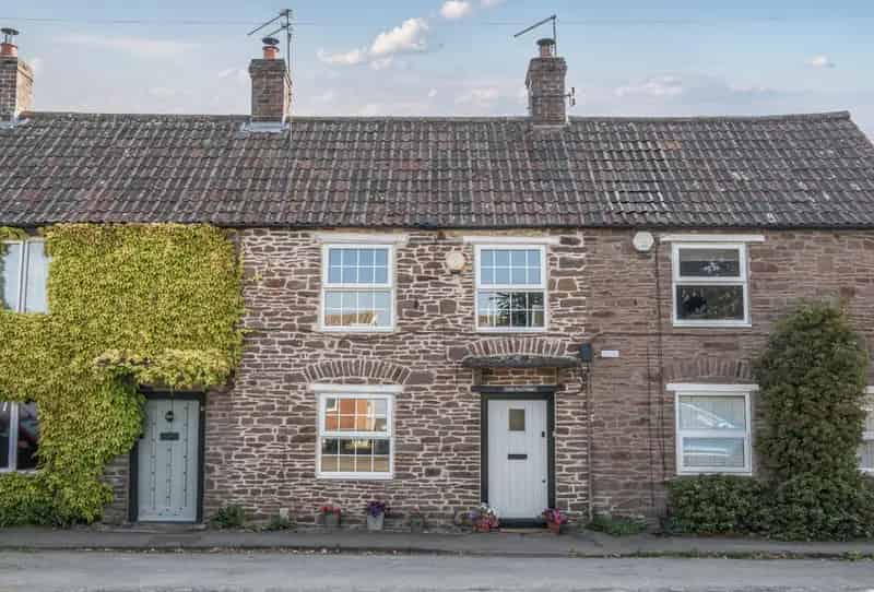 3 Bedroom Village Cottage For Sale Winterbourne