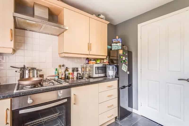 Spacious 2-Bed Flat Wakefield - Modern, Convenient, Zero Deposit Guarantee