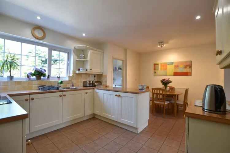 4 Bedroom Semi Detached House for Sale Evesham Worcestershire