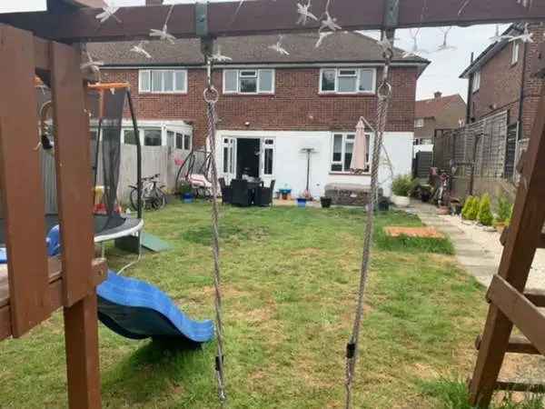 House For Rent in Reigate and Banstead, England