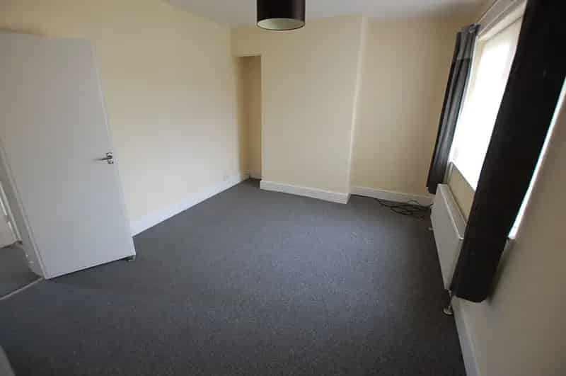3 Bedroom Semi Detached House to Rent Ashton under Lyne