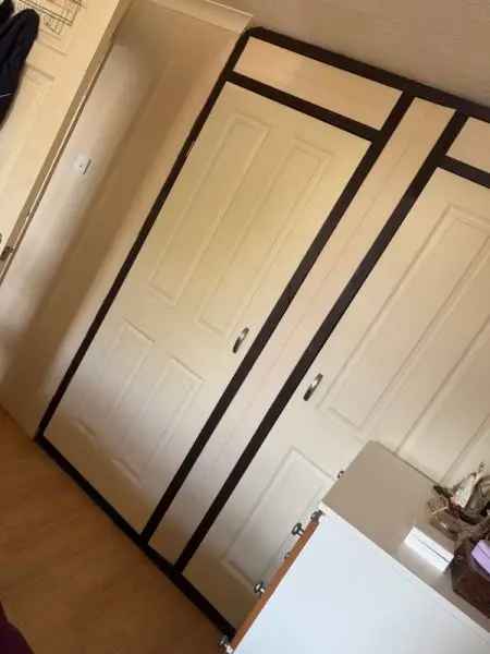 3 Bed House Partially Decorated Ample Storage Medium Garden