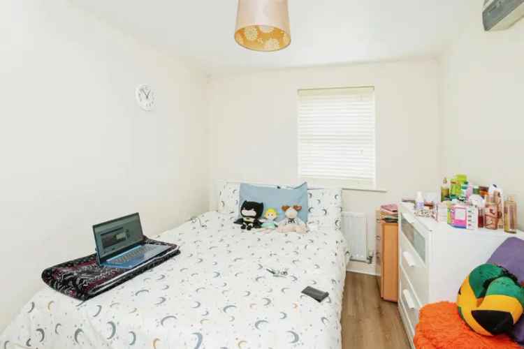 Three Bedroom Semi-Detached House in Oakley Vale