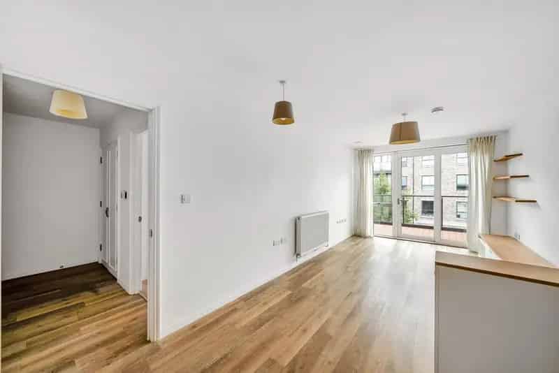 One Bedroom Flat 40 Shared Ownership Private Balcony Parking No Onward Chain