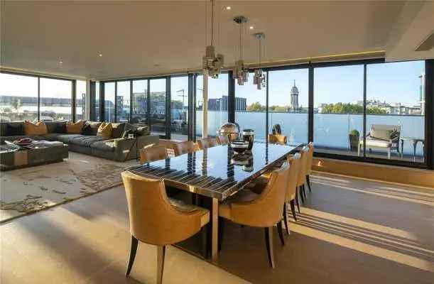 Luxury Fitzrovia Penthouse with Roof Terrace and City Views