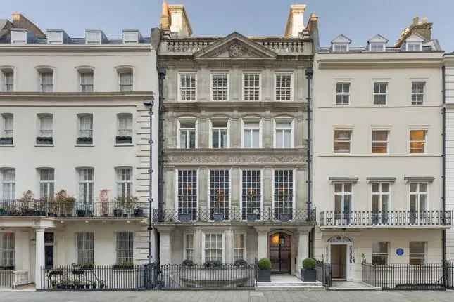 Luxury Mayfair Duplex Apartment 3356 sq ft 3 Bedroom Suites