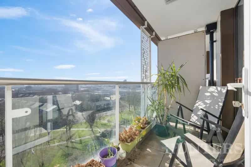 1 Bedroom Flat for Sale in Hale Village Walthamstow