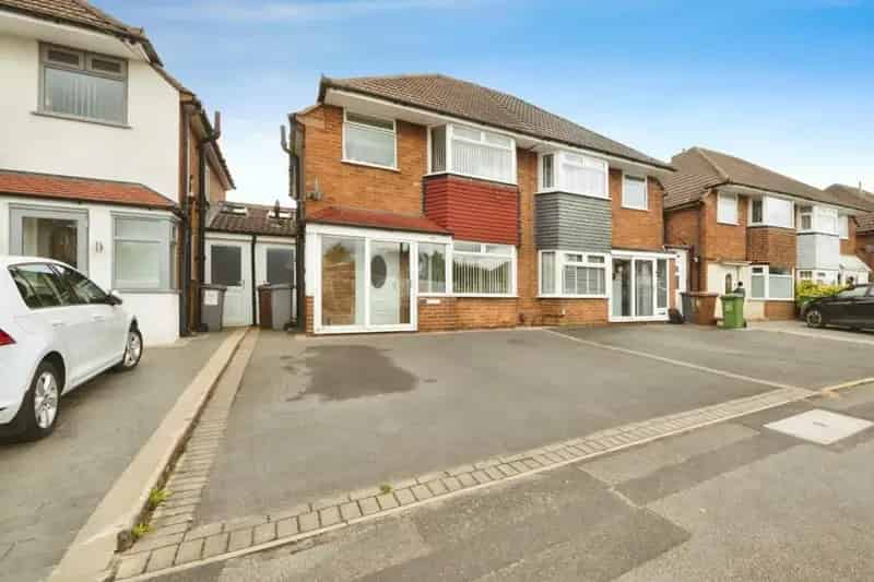 3 Bed Semi-Detached House for Sale Solihull