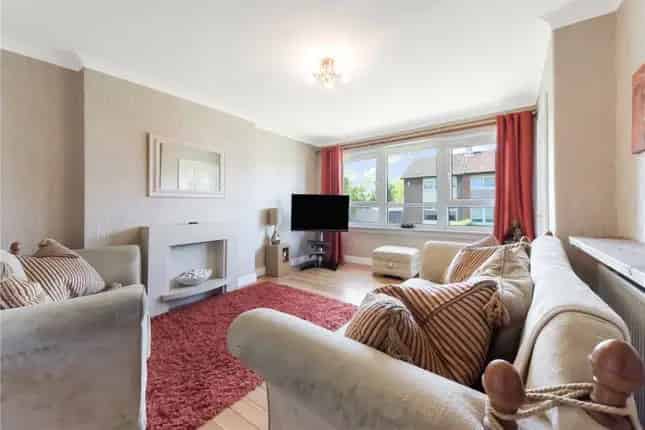 2 Bed Semi-Detached House for Sale in Glasgow