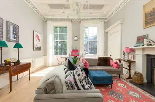 Elegant Rutland Square Flat with Parking and Garden Access