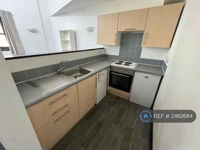 1 Bedroom Flat in Bedminster with Private Parking