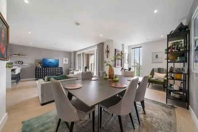 Flat for sale in The Avenue, Queens Park, London NW6