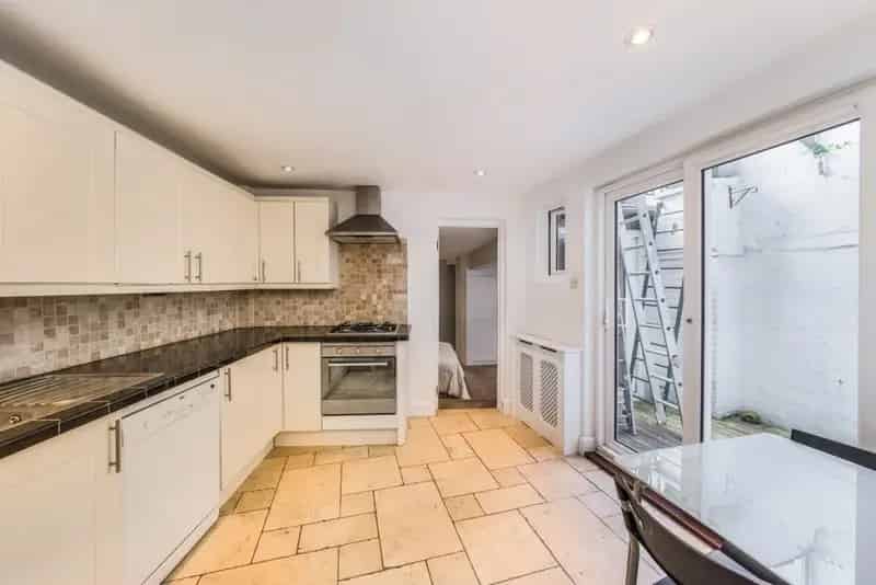 2 Bedroom Apartment for Sale in Chelsea SW10
