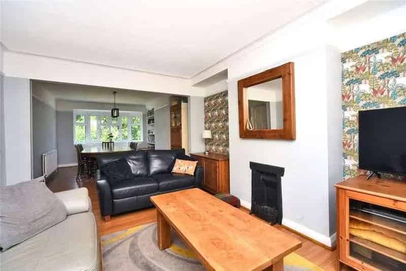 5 Bed House for Sale Near Chipstead Station