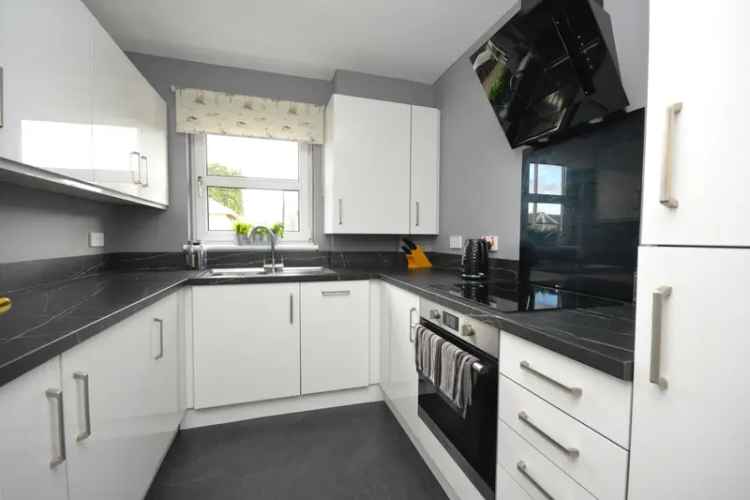 Luxury Town Centre Flat 2 Double Bedrooms Private Parking