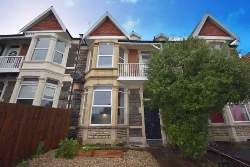 3 Bedroom Maisonette To Rent