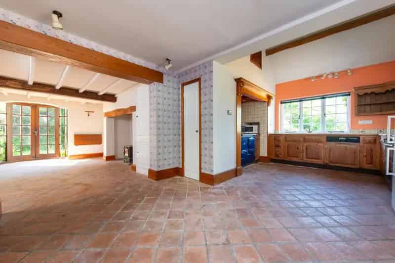 Littlecot House 5-Bedroom Detached Property with Pool and 10 Acres