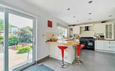 Executive Family Home Truro 7 Bedrooms 3 Bathrooms Large Garden