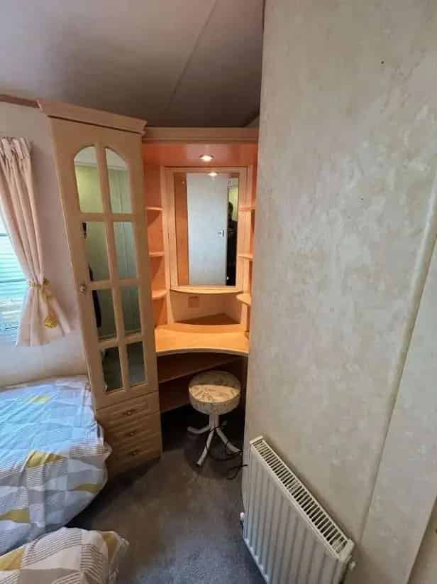 2 Bed Mobile Home for Sale - New Decking & Appliances