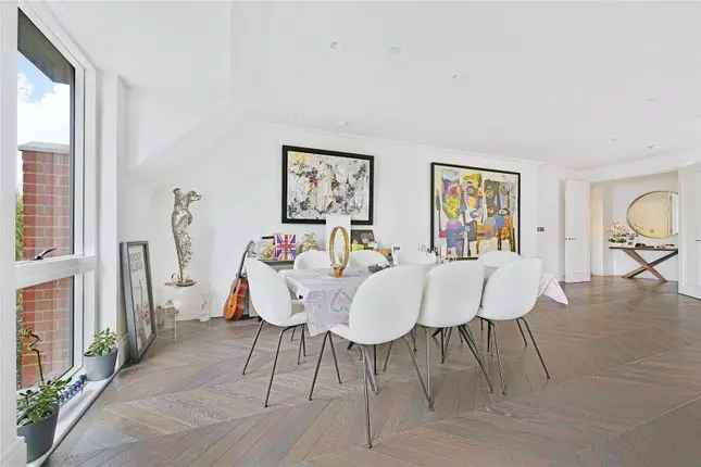 Flat for sale in Kidderpore Avenue, London NW3