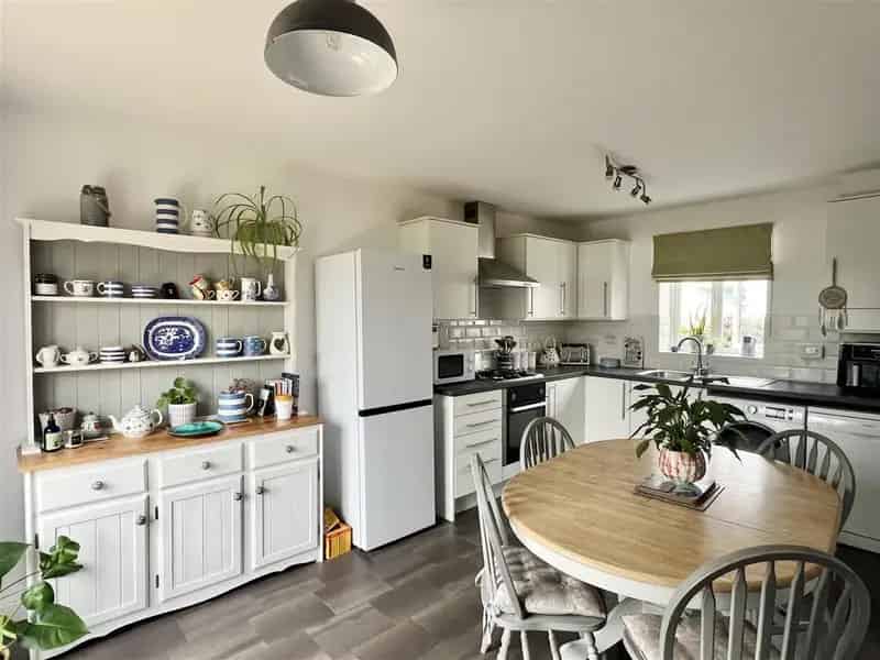 3 Bedroom Detached House For Sale Near St Austell Bay