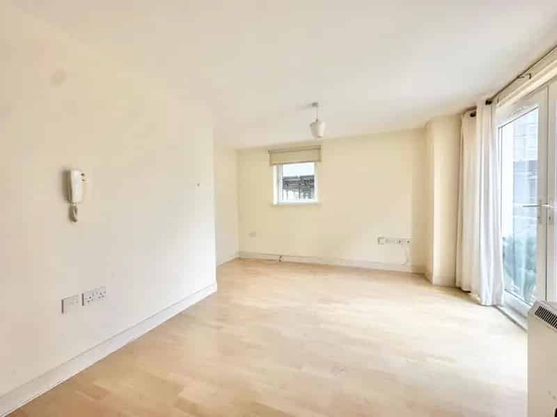 1 Bedroom Flat for Sale in Basingstoke
