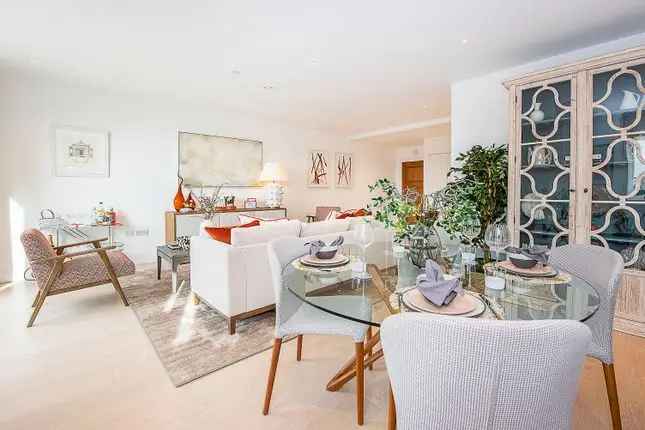 Flat for sale in Broom Road, Teddington TW11