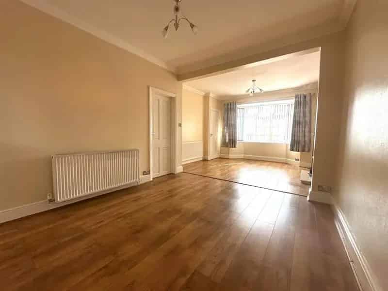 2 bedroom House
 To Let