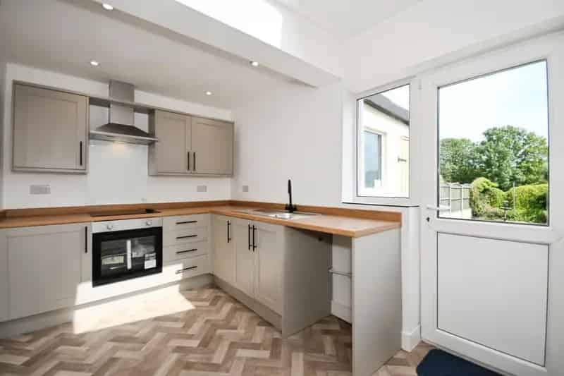 2 Bedroom Semi-Detached House For Sale - Fully Refurbished