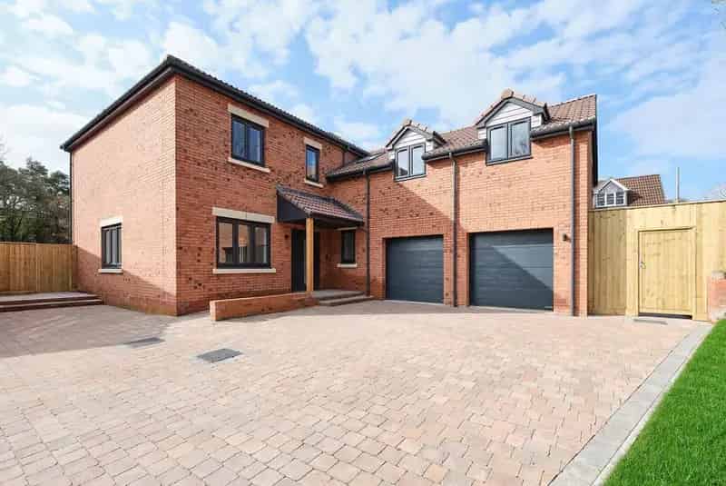 5 Bedroom Detached House for Sale in Hambrook