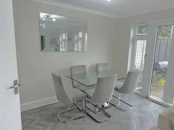 3 Bedroom Semi Detached House High Barnet EN5