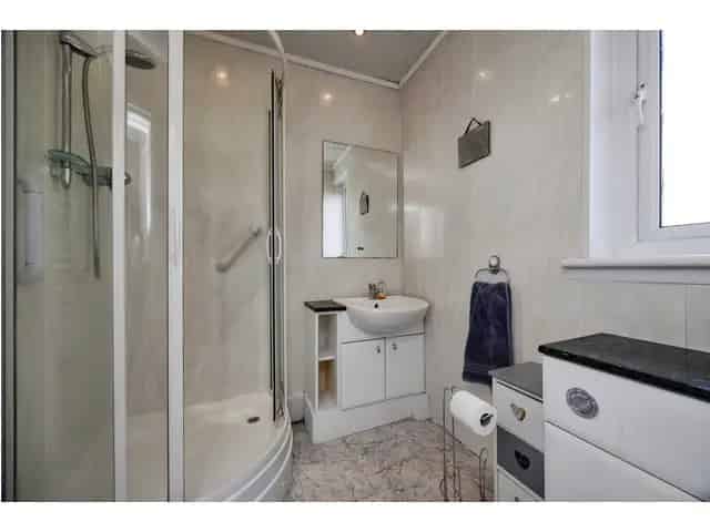2 Bedroom Flat for Sale in Bathgate Near Train Station