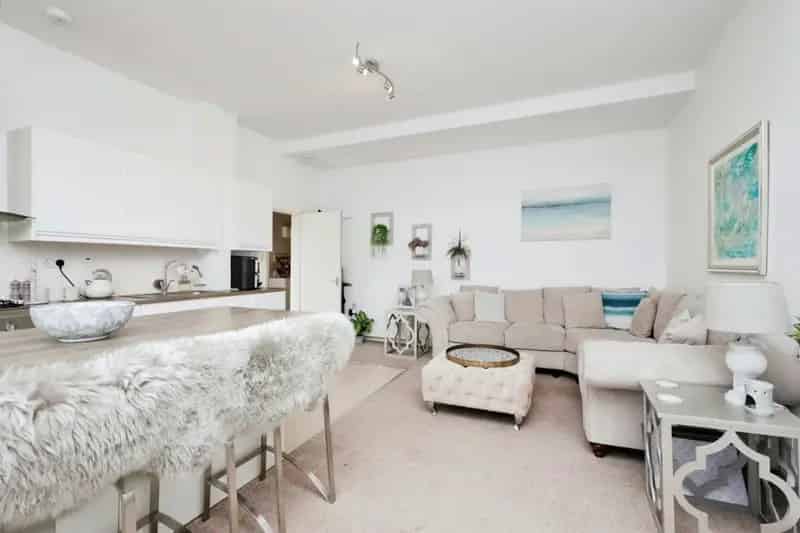 Two Bedroom Apartment in Upperton Eastbourne